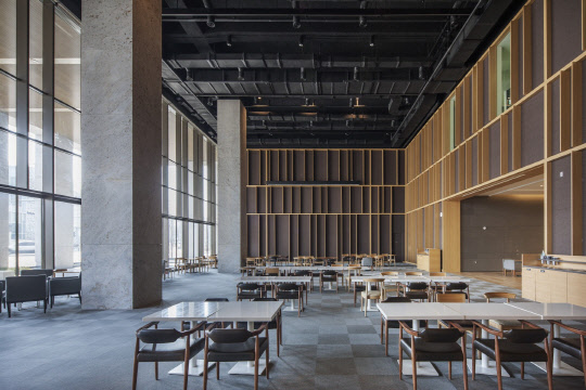 SBS 수목 드라마 '원티드' 촬영이 이뤄지고 있는 경기 판교 소재 네오위즈게임즈 사옥 실내 전경. 네오위즈게임즈 제공